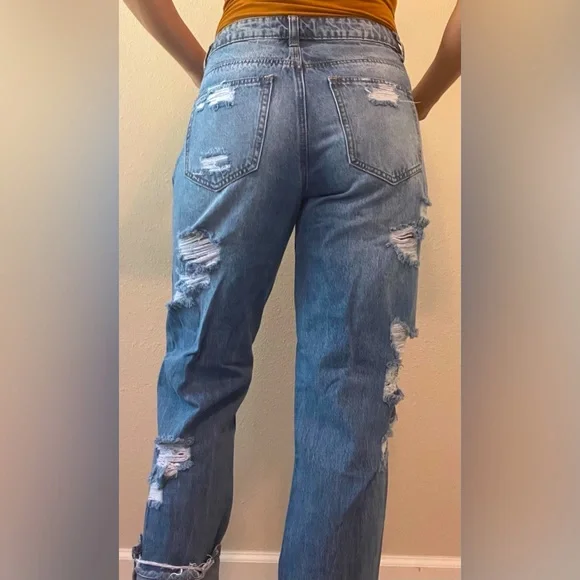 (3/$15) Crystal Rock High Waist Distressed Jeans size 5 - Picture 2 of 9